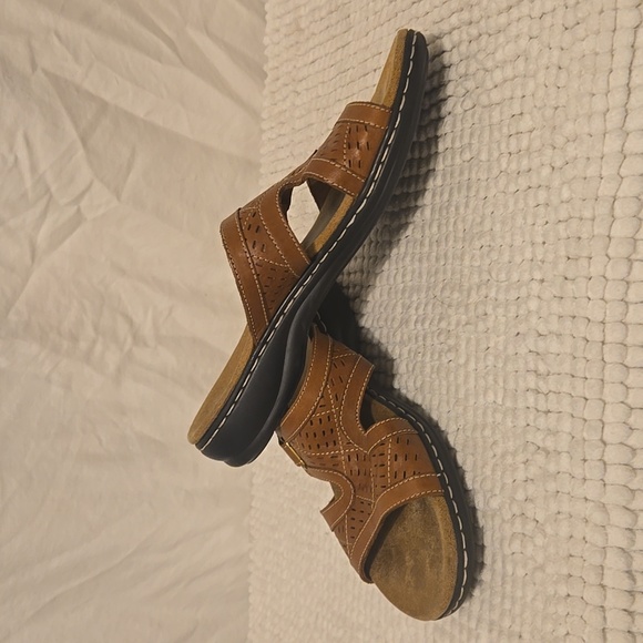 Clarks Brown Leather Open Toe Slip On Slide Sandals Womens Size 9 - Picture 4 of 8